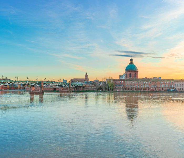 Garonne,River,And,Dome,De,La,Grave,In,Toulouse,,France